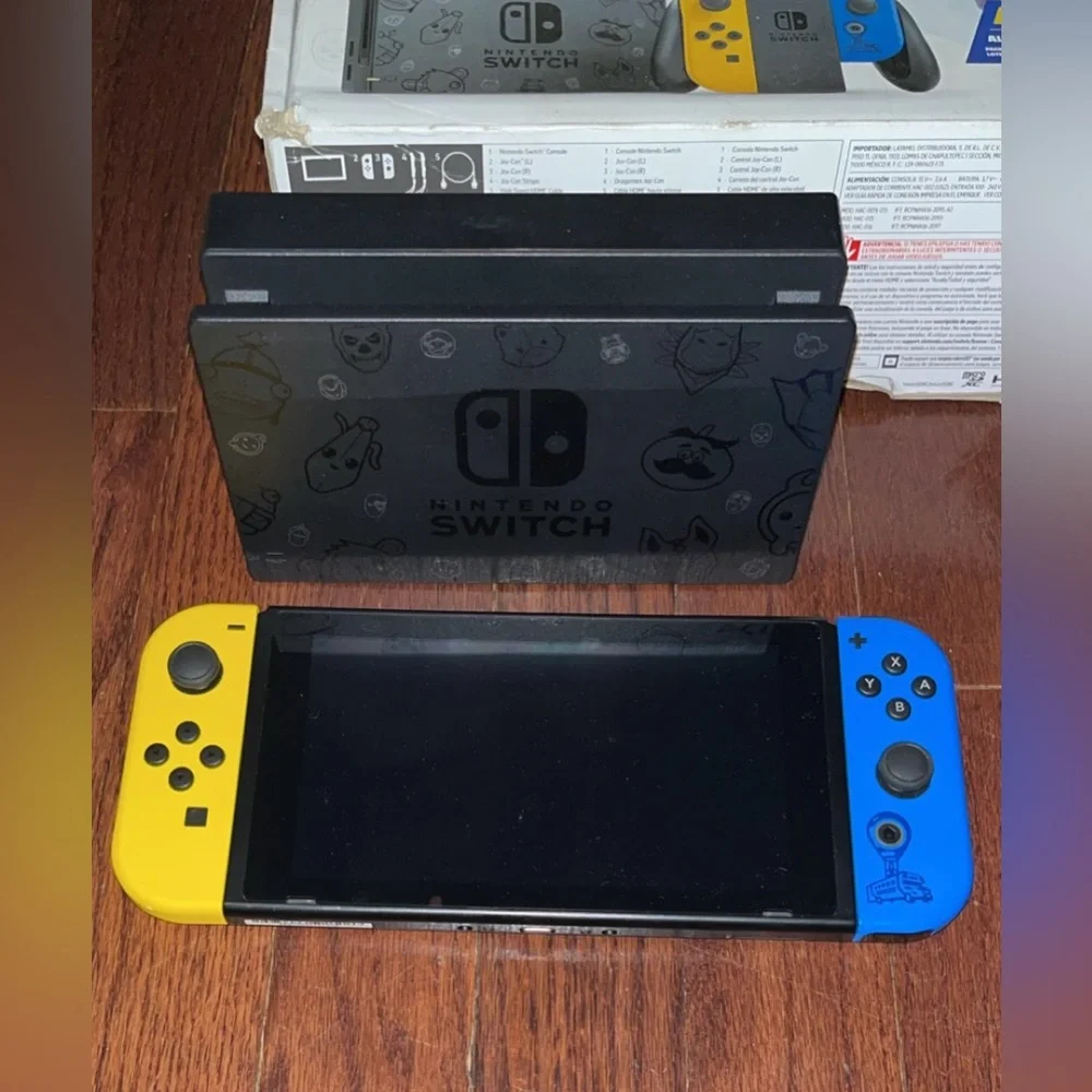 Nintendo Switch Fortnite Wildcat Bundle